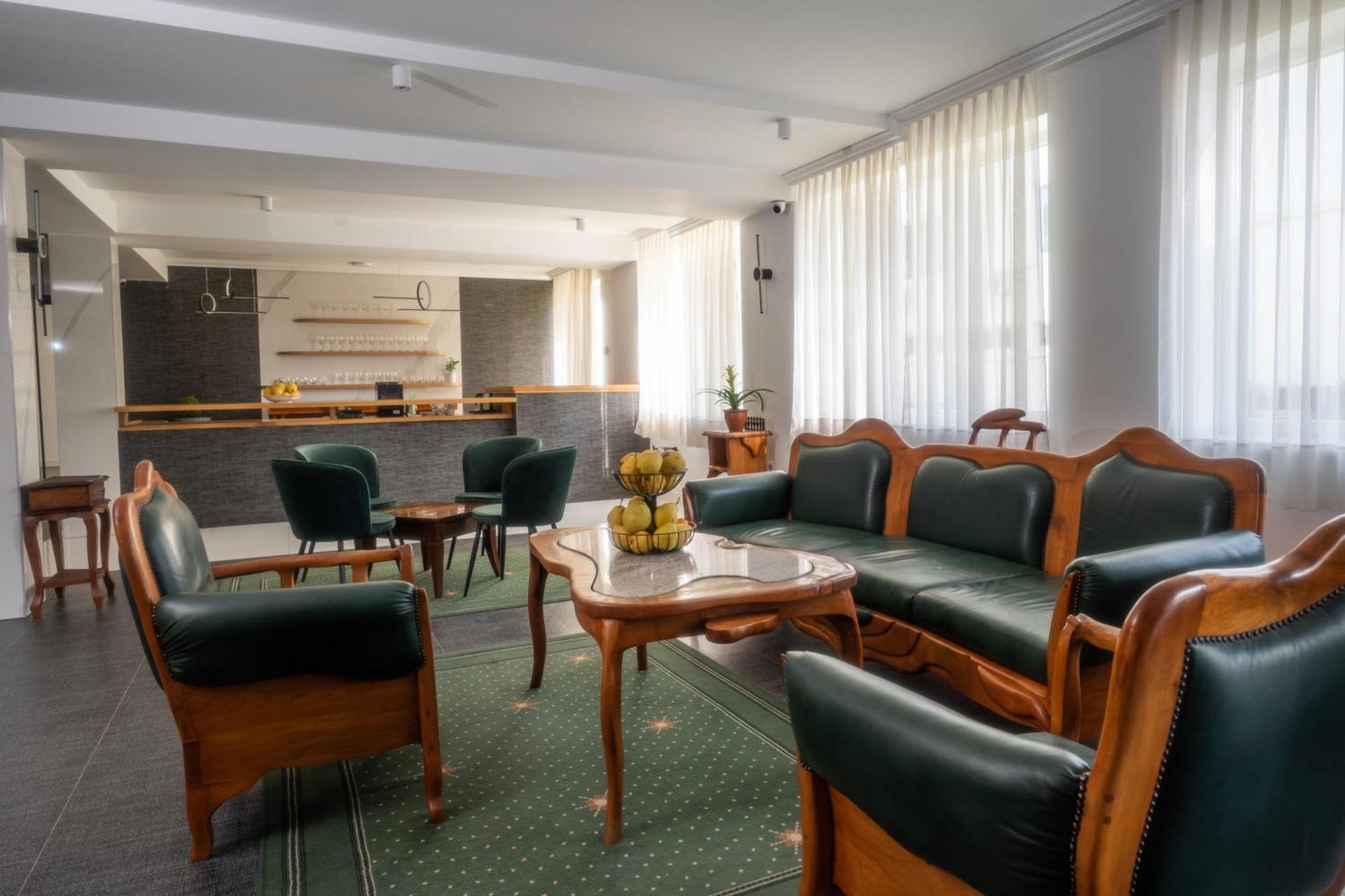 Hotel Mio City Kula Экстерьер фото