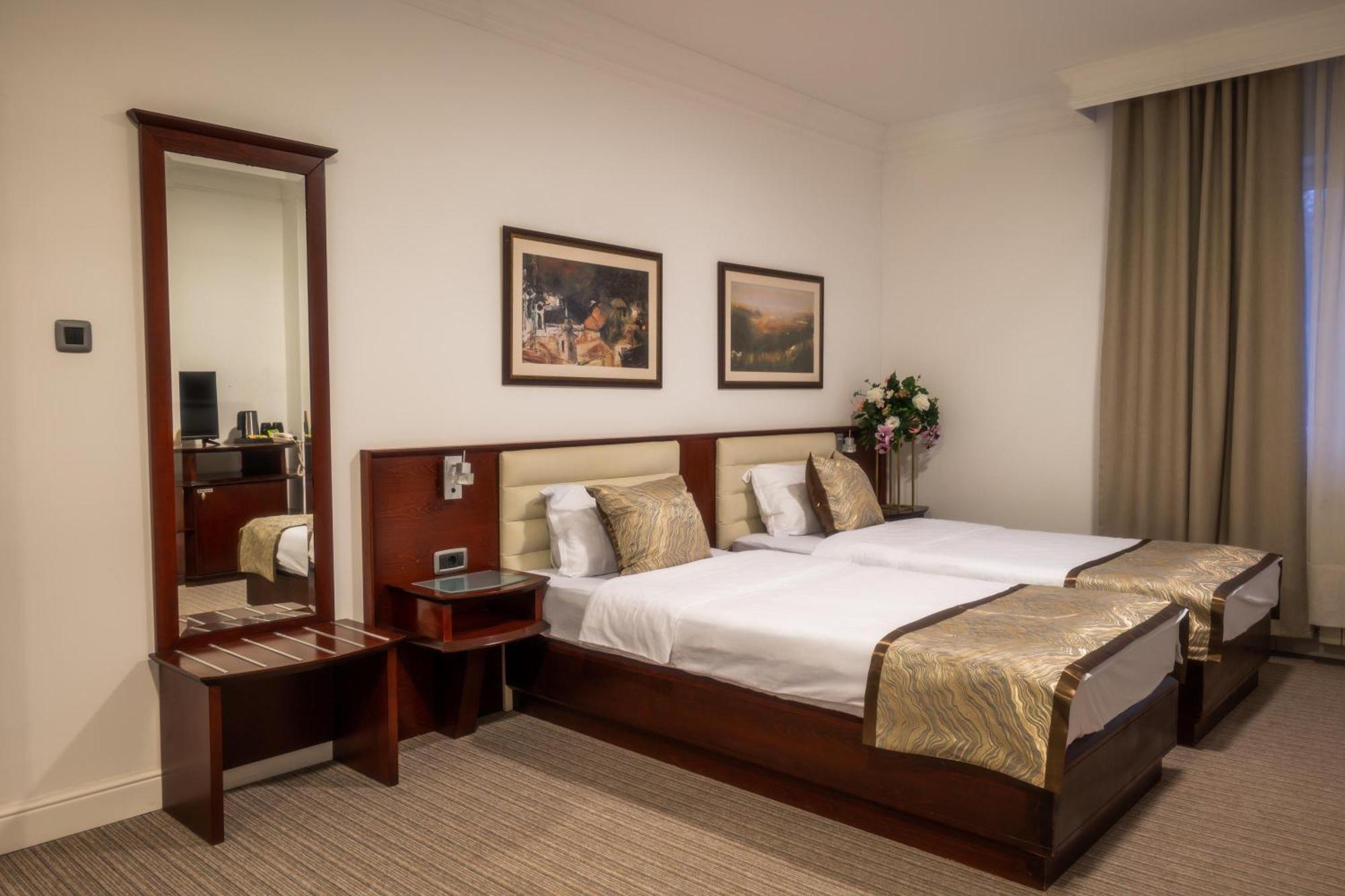 Hotel Mio City Kula Экстерьер фото