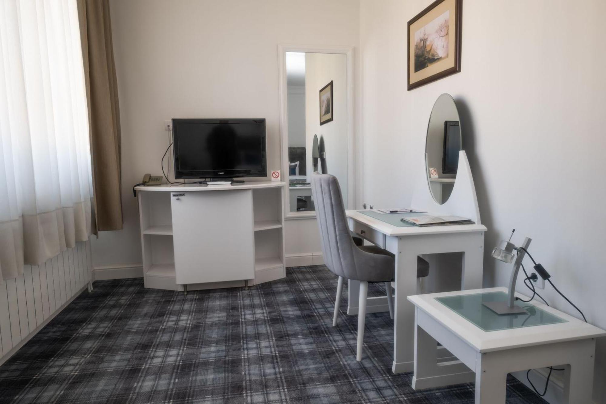 Hotel Mio City Kula Экстерьер фото