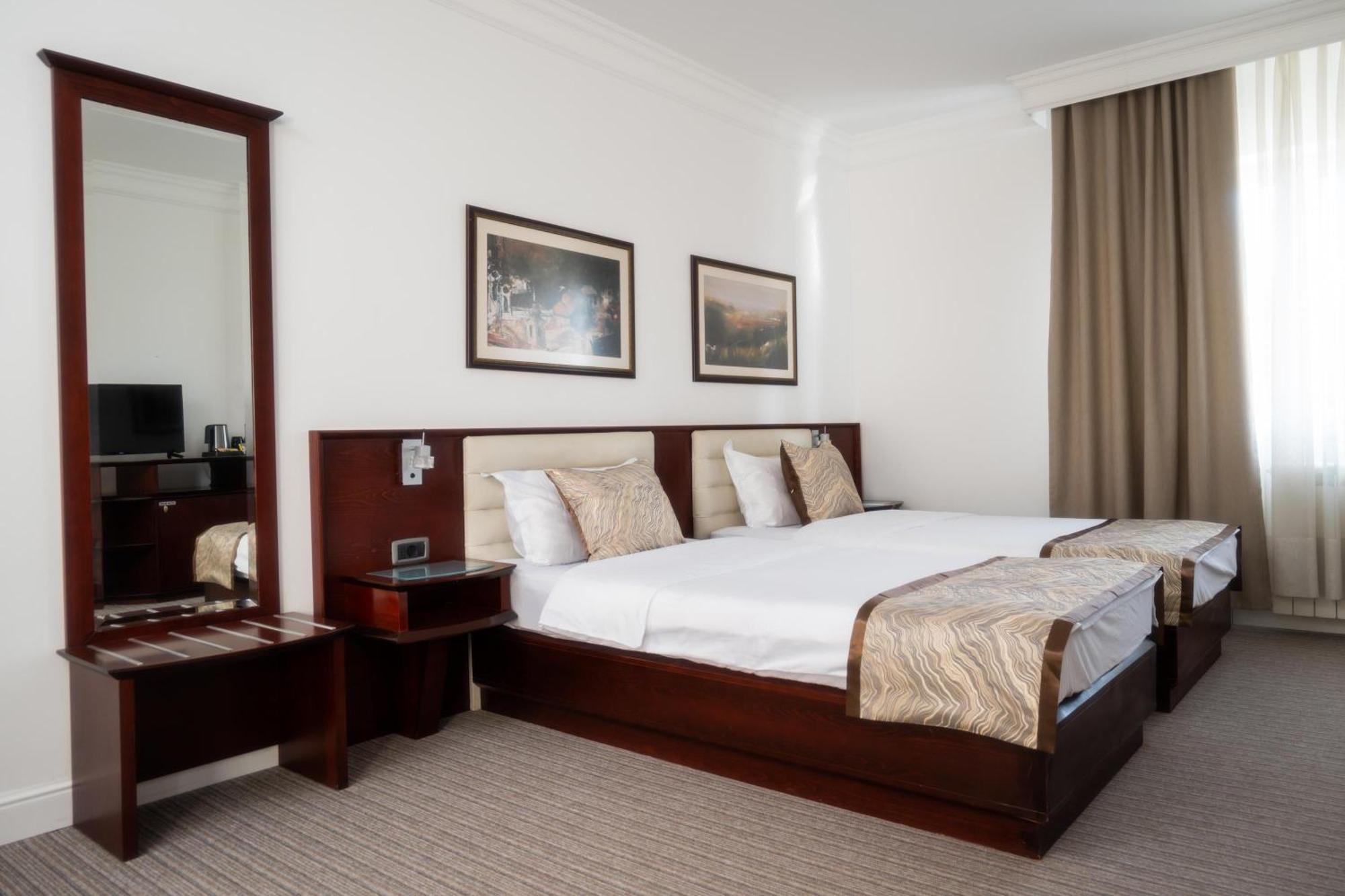 Hotel Mio City Kula Экстерьер фото