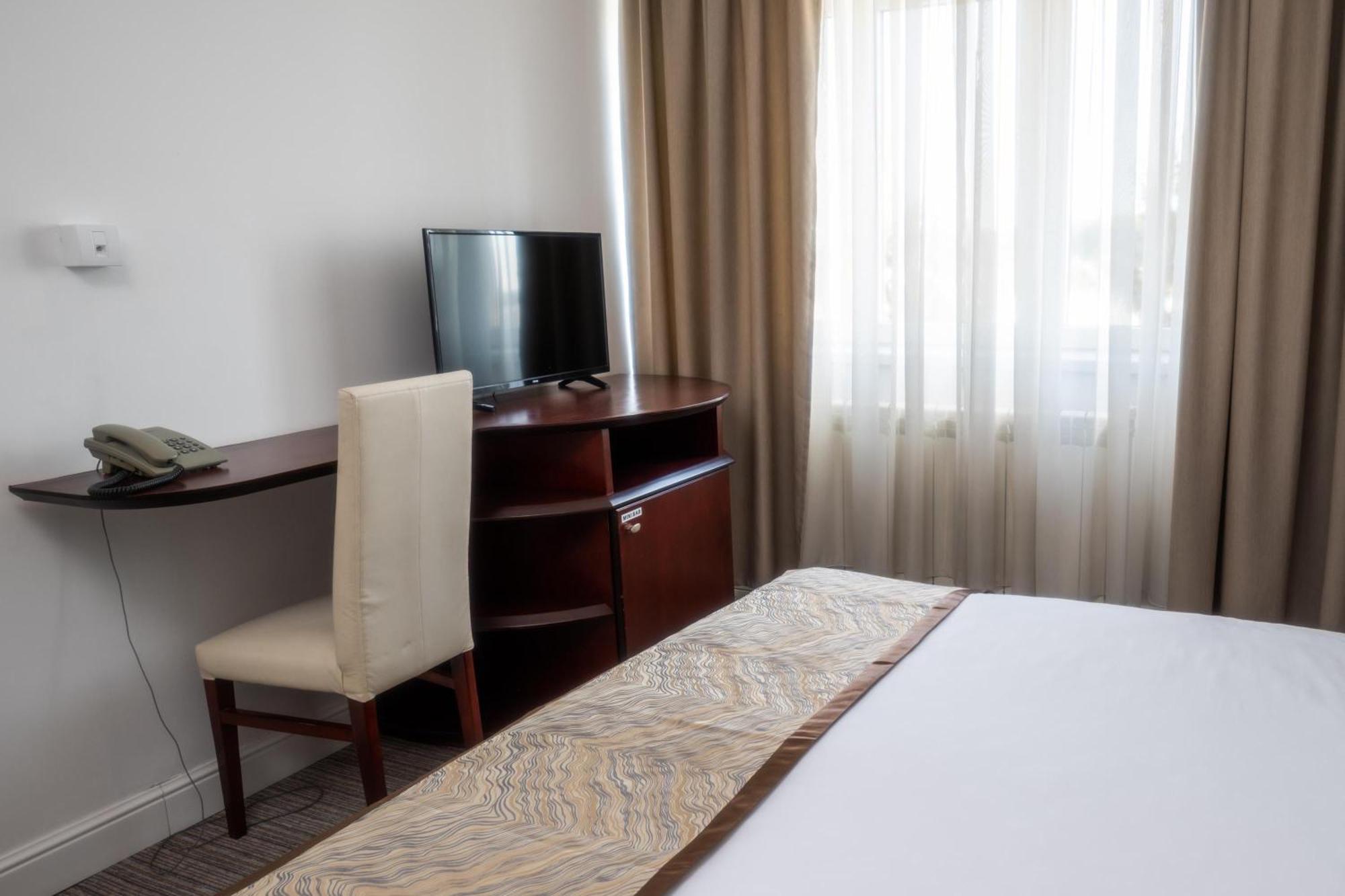 Hotel Mio City Kula Экстерьер фото